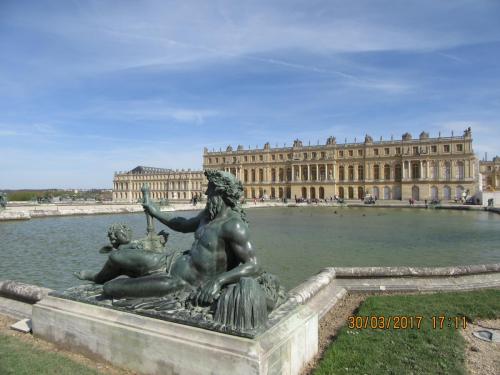 март, париж 1757.JPG