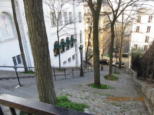 март, париж 412.JPG