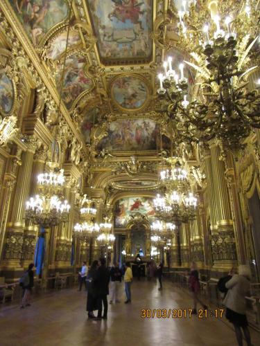 март, париж 1850.JPG