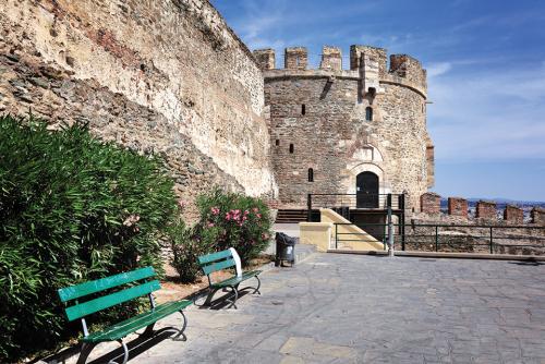 Крепостные стены города.jpg