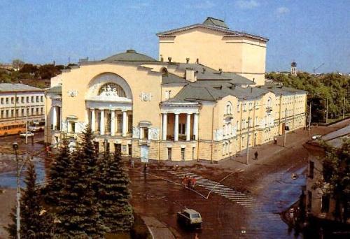 Театр_Волк_1.jpg
