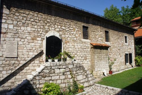 DSC00080 Сараево   церковь Св. архангелов Михаила и Гавриила или Старая Православная церковь  Босния и Герцеговина .JPG