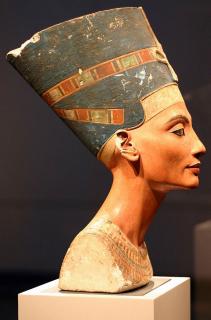 nefertiti1.jpg
