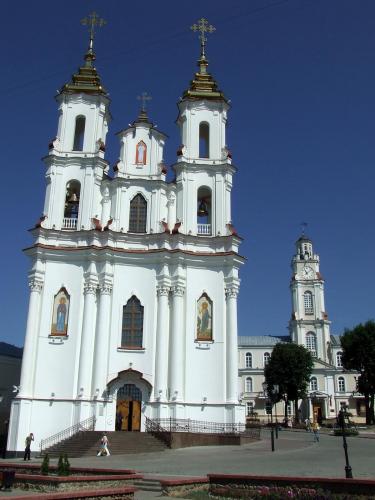 112 - Церковь Воскресения Христова(новодел) и городская Ратуша.JPG
