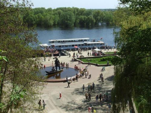 39 - Вид на набережную с пешеходного моста парка.JPG