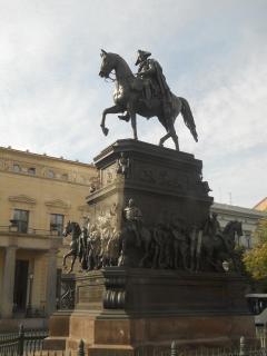 DSCN1565_Памятник Фридриху Великому.JPG