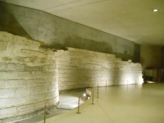 DSCN0646_Подземный переход в Лувр.JPG