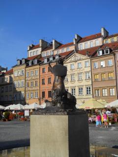 DSCN1762_Памятник Сиренке.JPG