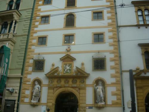 f19485824.jpg