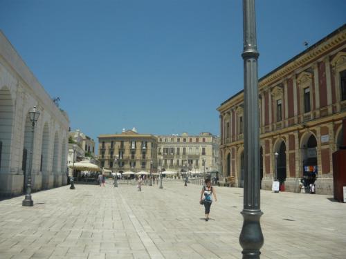 f12557120.jpg