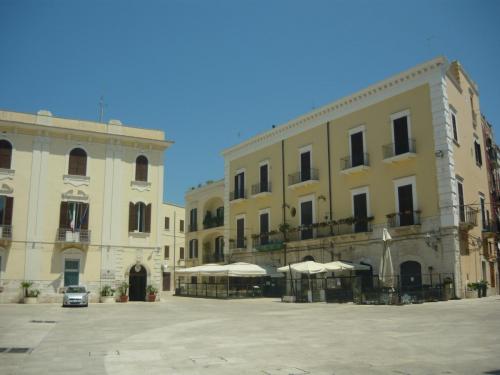 f12323648.jpg