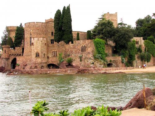 chateau-mandelieu.jpg