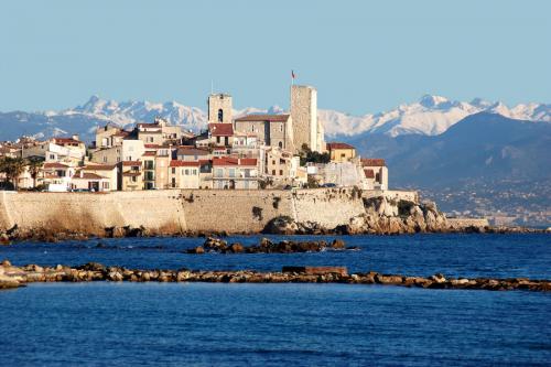1960680-31e-antibes.jpg