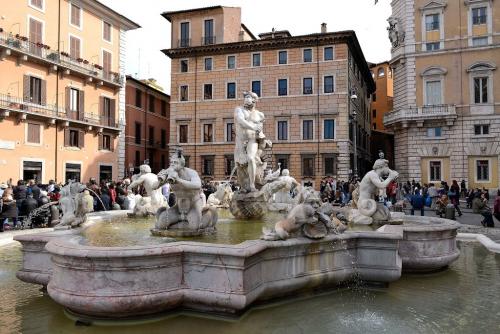 Фонтан Мавра на площади Навона.jpg