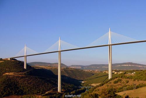 237970,xcitefun-millau-viaduct-bridge-7.jpg