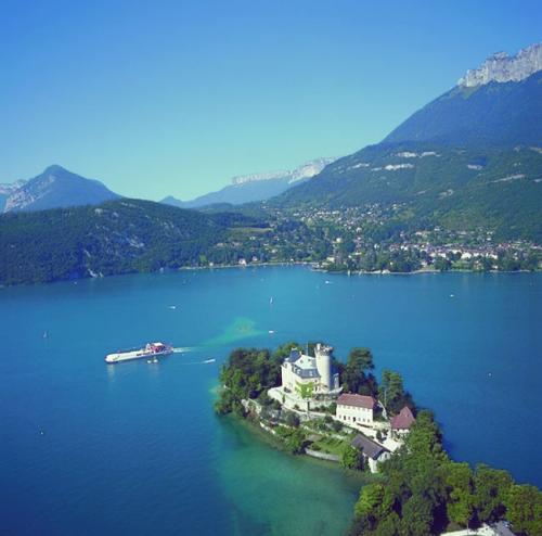 annecy-lake2.jpg