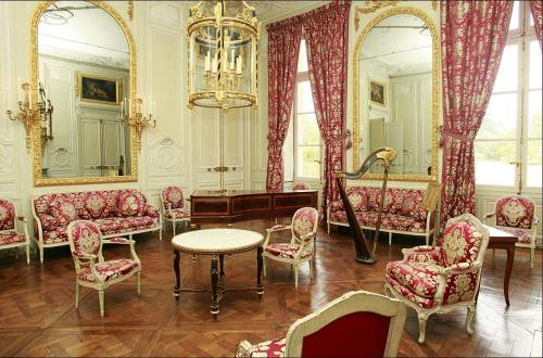 gabriel_trianon_interior.jpg