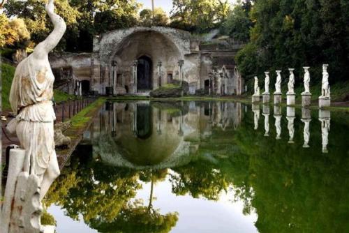 Villa_Adriana_Italy1.jpg