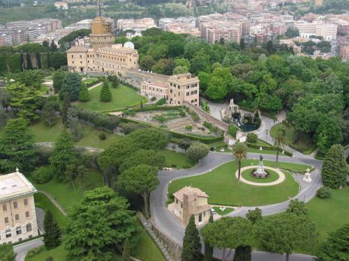 vatican-jardins-jpg-533388.jpg