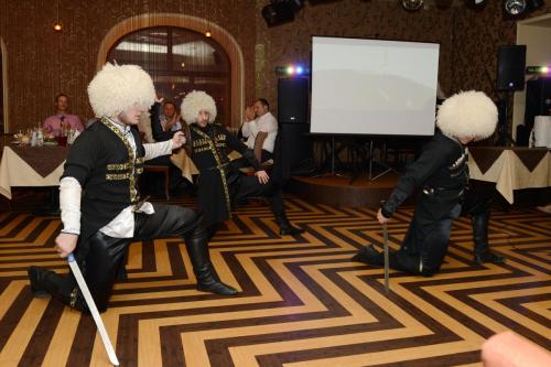 Танцы 3.jpg