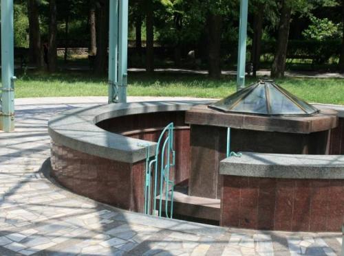Боржомский источник2.jpg