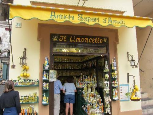 limoncello-in-amalfi.jpg