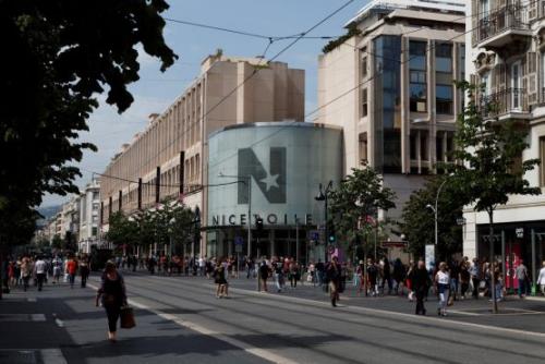 shopping_in_nice-nice_etoile-flickr.com-davidchataigner.jpg