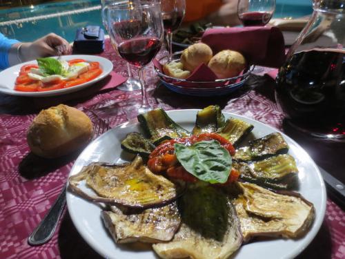 0_e54f4_71e9569_XL (1).jpg