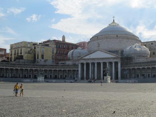 Неаполь. Площадь.jpg