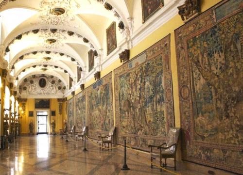 зал гобеленов.jpg