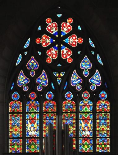 витраж за органом.jpg