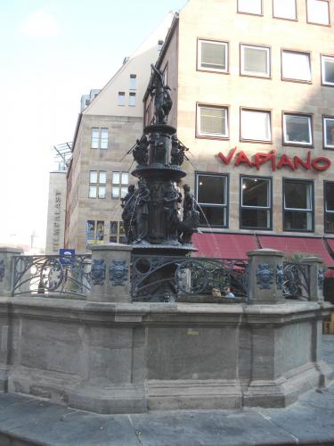 DSC01937 фонтан добродетелей.JPG