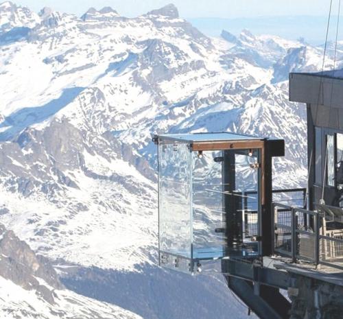 стеклянный куб.jpg