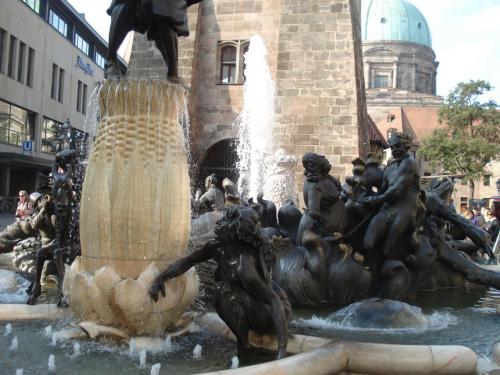 DSC01907 женщина и козел.JPG