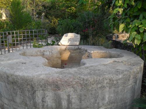 177_10.11.16_16-13_у входа в Церковь Преумножения.JPG