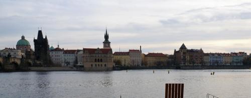 17.11.25_059_Влтава и вид на Старый город.JPG