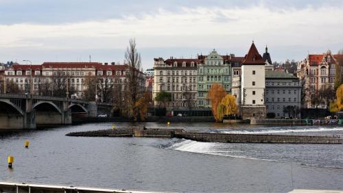 17.11.25_115_Масарикова набережная.JPG