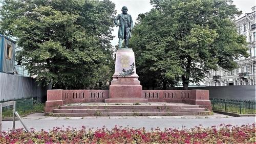 9_Театральная площадь_пам-к Глинке.jpg