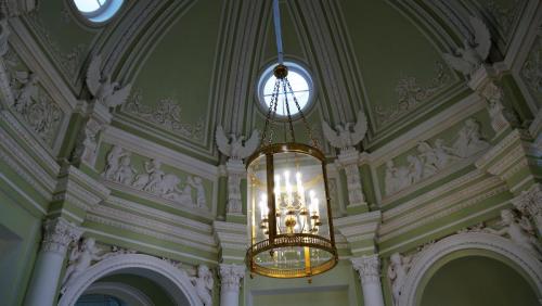 237_Ротонда под гербом.JPG