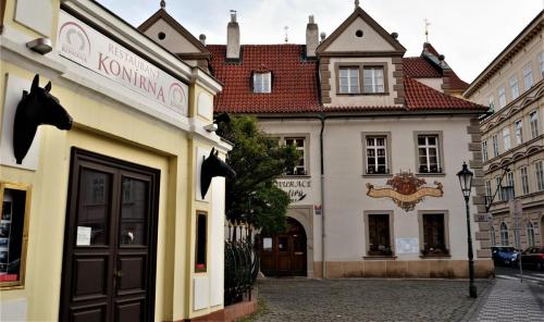 17.11.25_029_Ресторан-пивная Konírna на Мальтийской площади.JPG