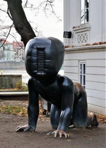 17.11.25_063_Ползающие младенцы Давида Черного.JPG