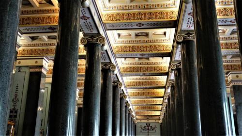 011_Двадцатиколонный зал.JPG