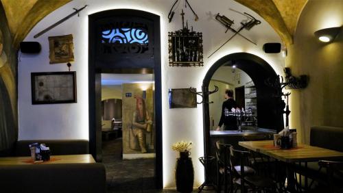 17.11.25_152_Ресторан U Mecenase (Malostranske namesti 10).JPG