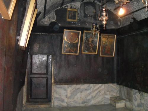 068_10.11.18_13-12_Вифлием_Церковь Рождества_грот рождения Иесуса.JPG