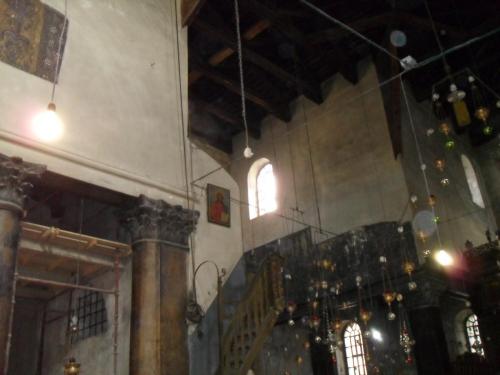 038_10.11.18_12-14_Вифлием_Церковь Рождества_прошли вход.JPG