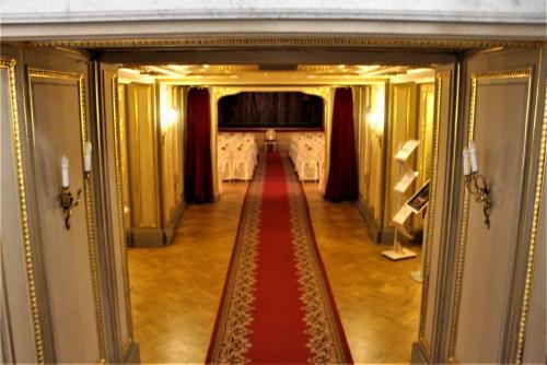 644_Юсуповский дворец_вход в театр.JPG