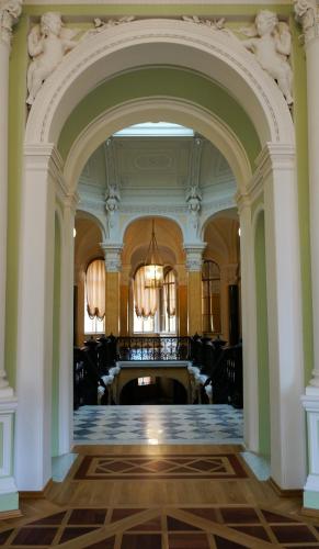 240_Ротонда под гербом.JPG