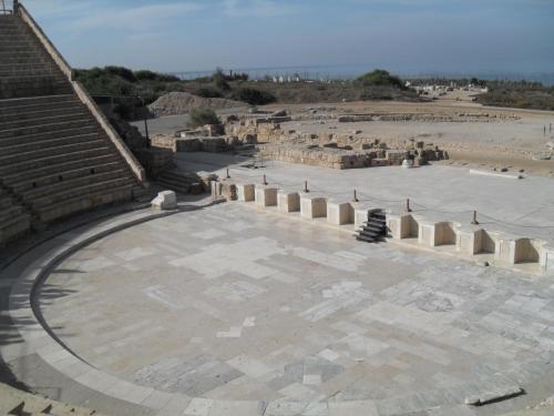 010_10.11.25_10-25_Кейсария (амфитеатр).JPG