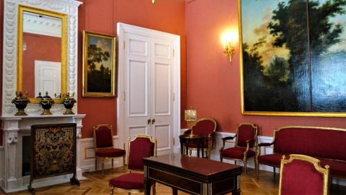 405_Малиновый кабинет.JPG