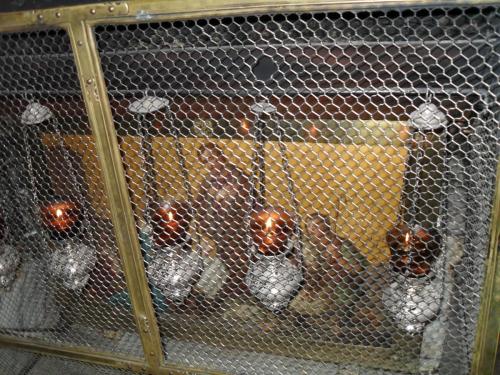 070_10.11.18_13-13_Вифлием_Церковь Рождества_ясли.JPG